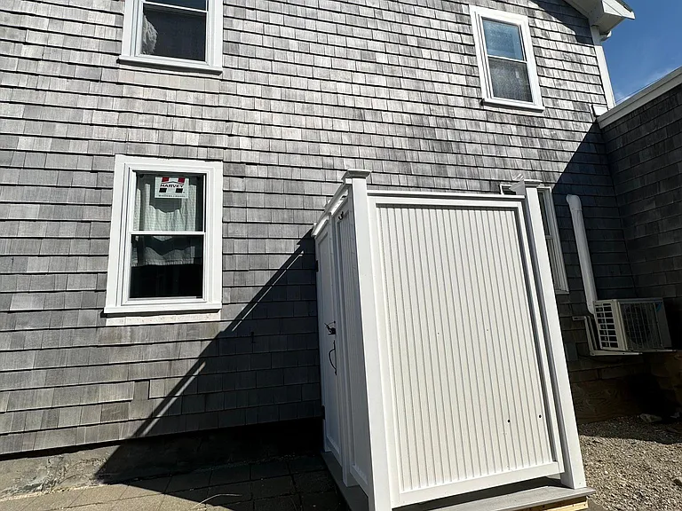 92 Foster Ave — Photo 69