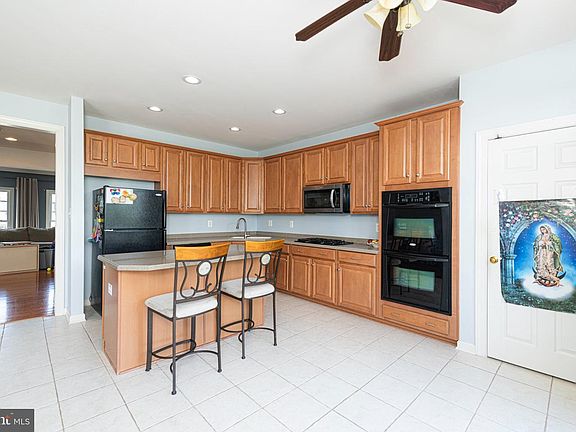 3rd image of 71 N Savanna Dr
