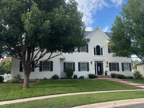 817 Cullen Cir, Marshall, MN 56258