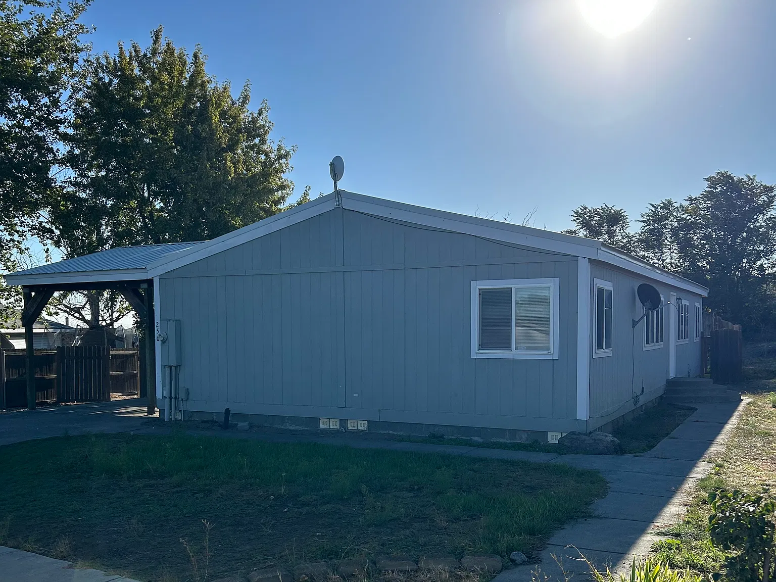 4 bed, 1404 sqft, $1,825 — Photo 1
