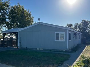250 Adams Ct, Umatilla, OR 97882