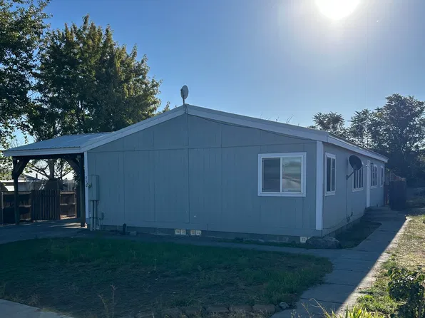 250 Adams Ct, Umatilla, OR 97882