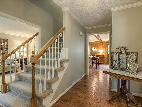 2nd image of 10405 Cody St