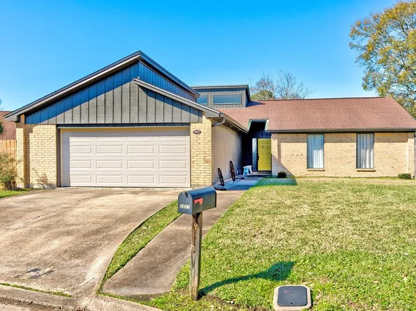 3837 Hollow Bend Ct, Port Arthur, TX 77642