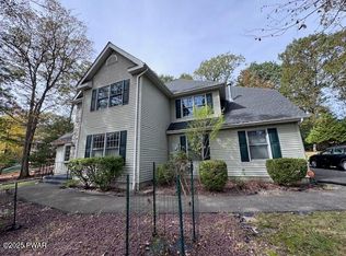 5181 Hilltop Cir, East Stroudsburg, PA