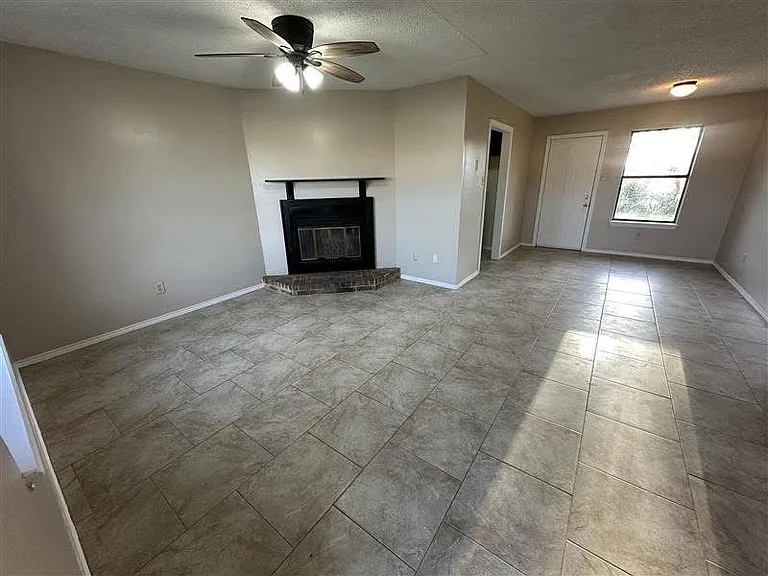 12747 Candleridge Dr — Photo 2