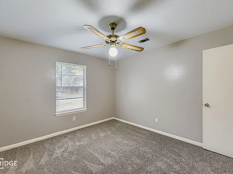 1611 Hazelwood St #A — Photo 15
