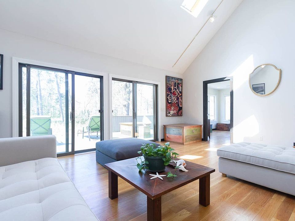 2025 Flanders Rd, Flanders, NY 11901 Zillow