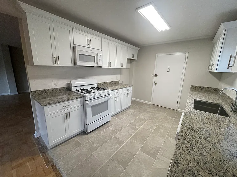 6010 Kennedy Blvd E #31 — Photo 5