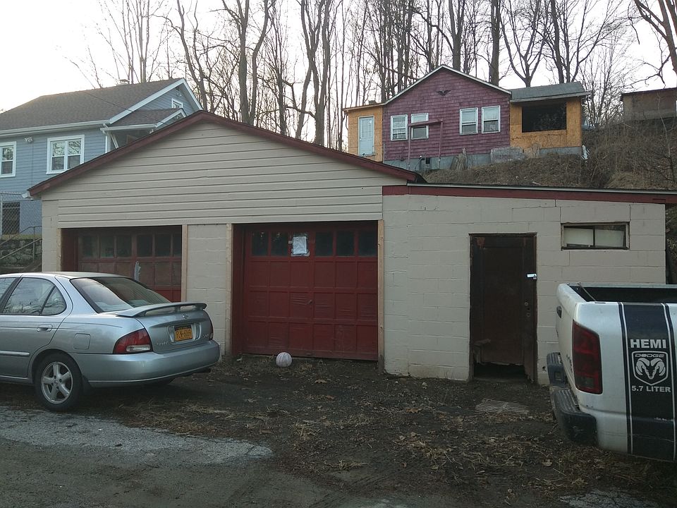 1st image of 14 Crescent Hill Dr