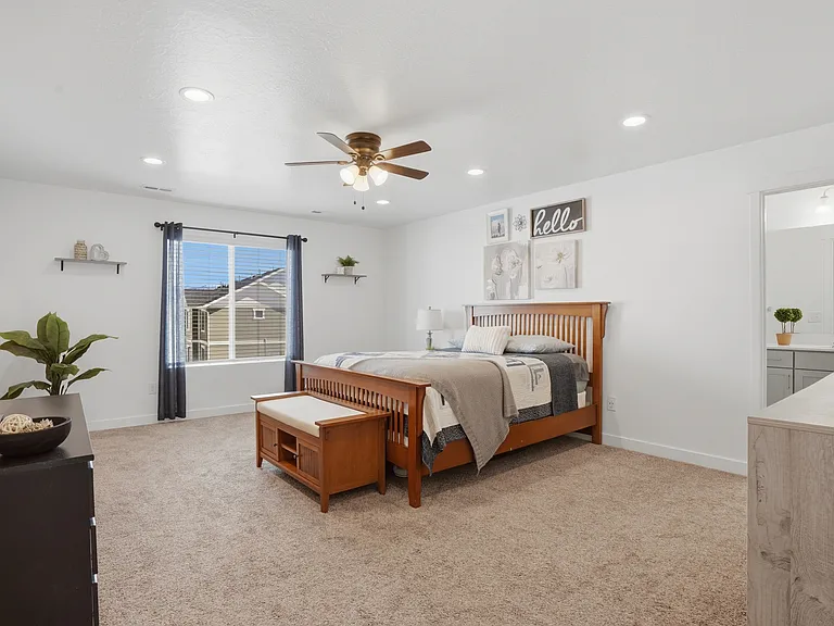 347 N Angus Dr — Photo 20