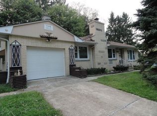 1000 Rainey Hill Rd, New Cumberland, WV 26047