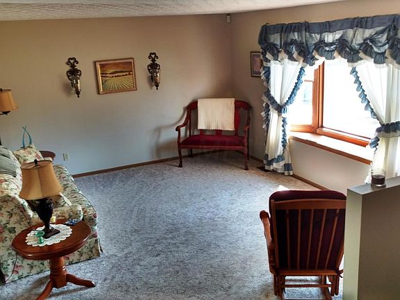 2nd image of 830 Hillgail Cir SW