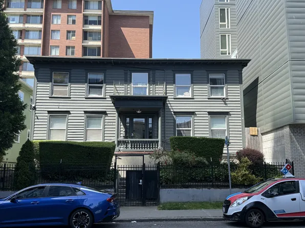 4713 Brooklyn Ave NE #5, Seattle, WA 98105