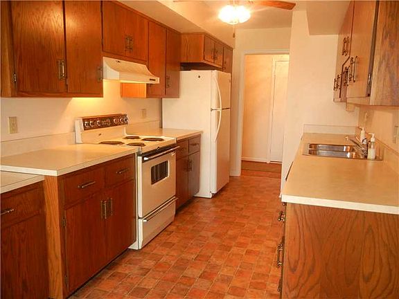 2nd image of 3630 Woodglen Way