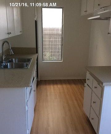 5th image of 938 10th St APT 1