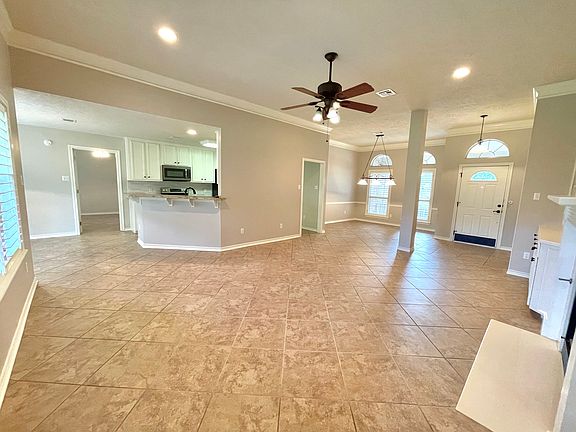 2nd image of 307 Regensburg Ln