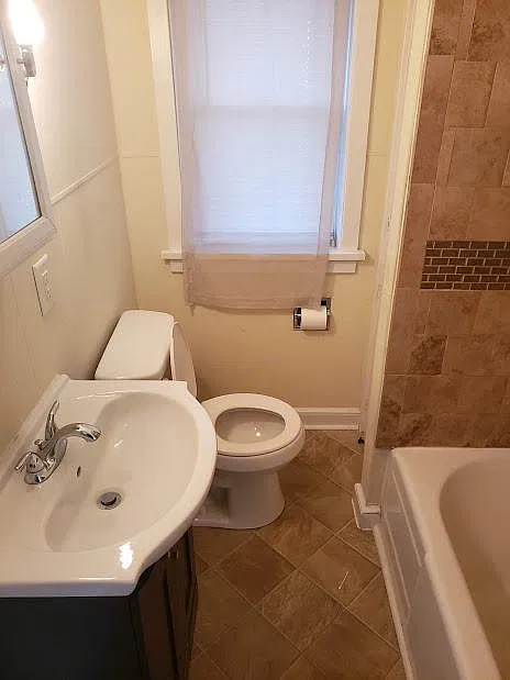 2 bed, 1000 sqft, $1,050 — Photo 4