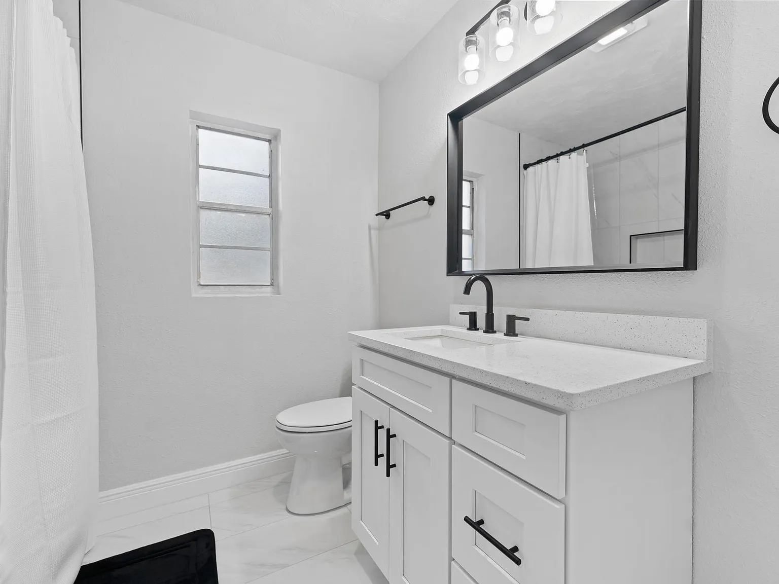 4 bed, 2.0 bath, 1300 sqft, $754 — Photo 4