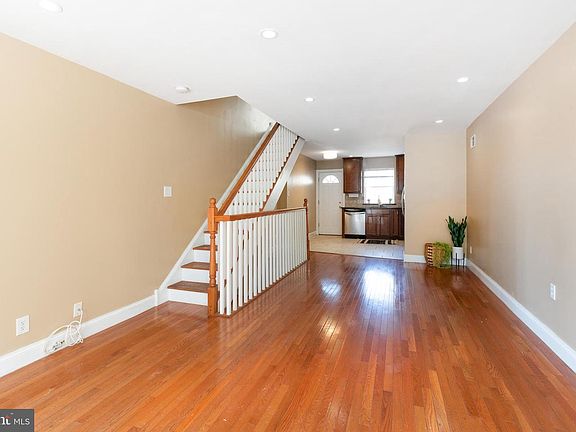 4th image of 1048 Dorrance St