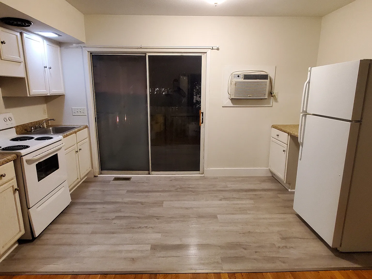 419 W Horah St — Photo 2