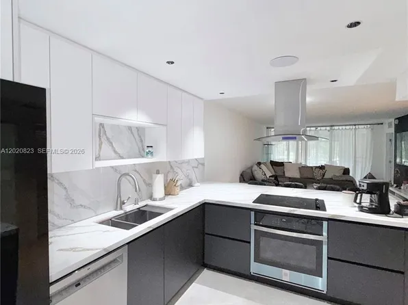 605 Oaks Dr APT 307, Pompano Beach, FL 33069