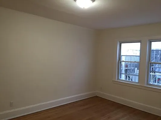 Rented by Halvatzis Realty | media 5