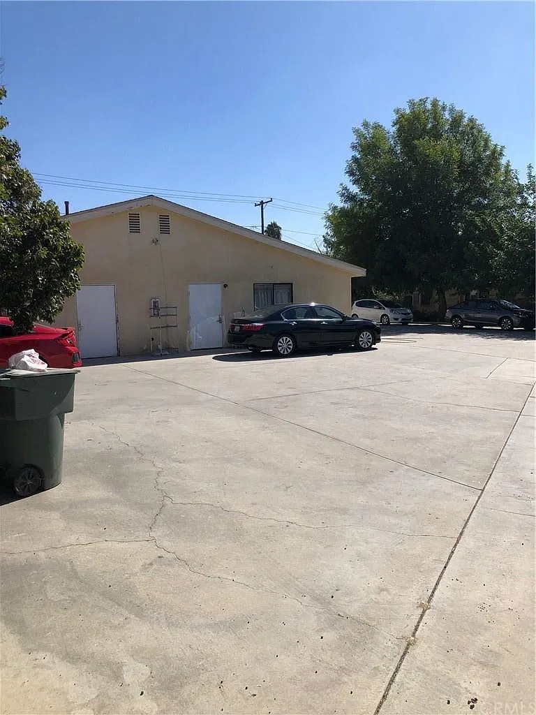 1474 Hardt St — Photo 1