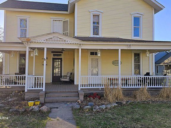 4th image of 208 S Cherry St