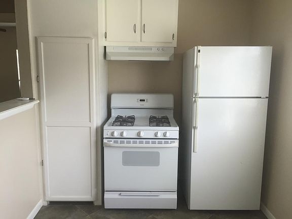 2nd image of 102 W Linn St APT 3