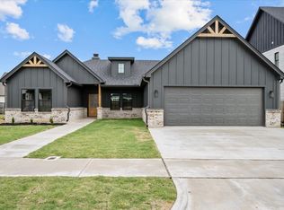 13017 Rainier Dr, Woodway, TX 76712
