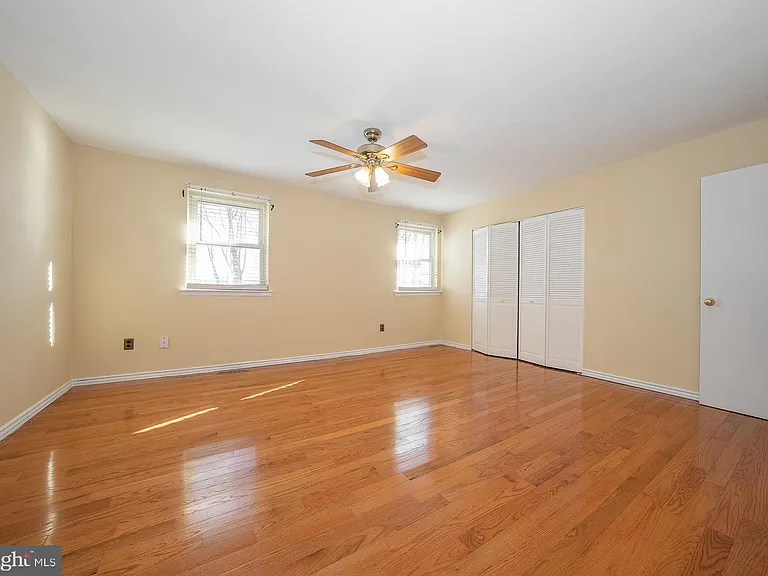 403 Woodside Cir — Photo 10