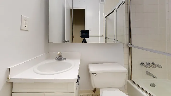 Rented by Bond New York | media 15