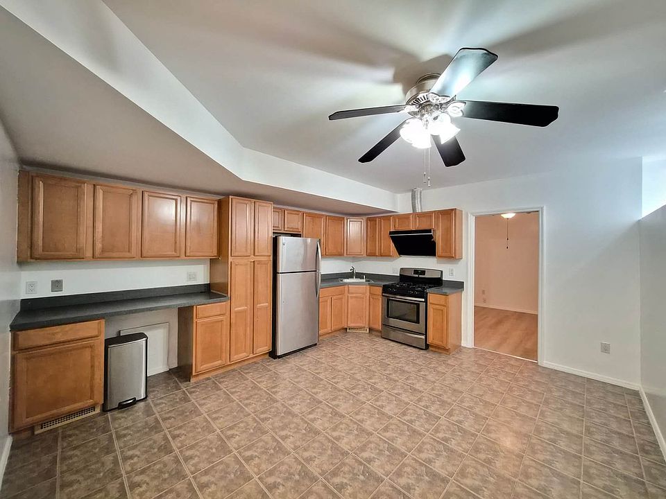 1st image of 131 Mallow St #1