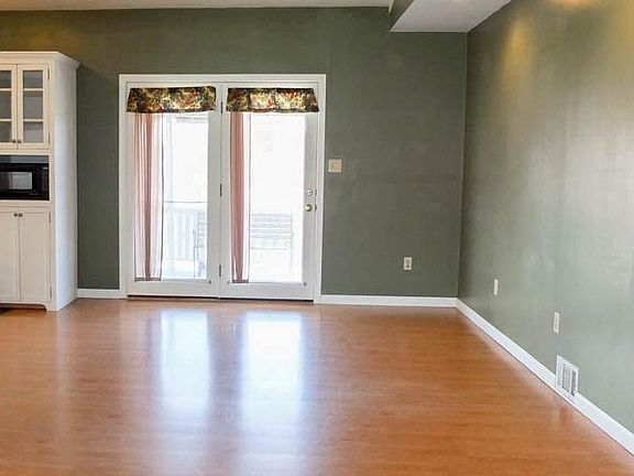 3rd image of 2762 Sherr Ave SE