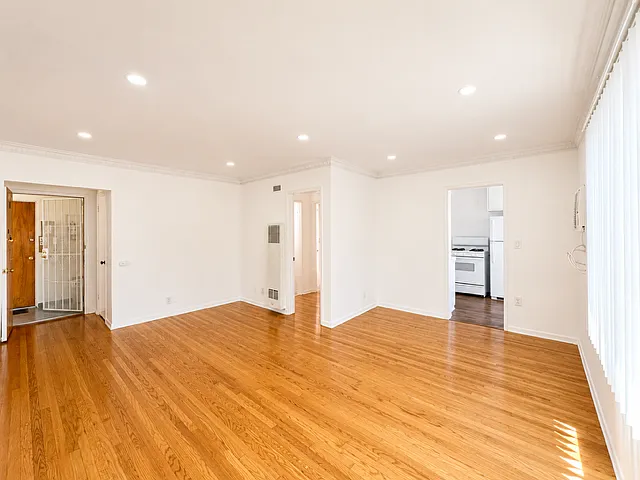 1624 N Alexandria Ave #3 — Photo 3
