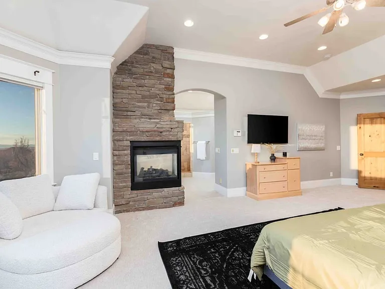 Bella Vista Dr — Photo 6