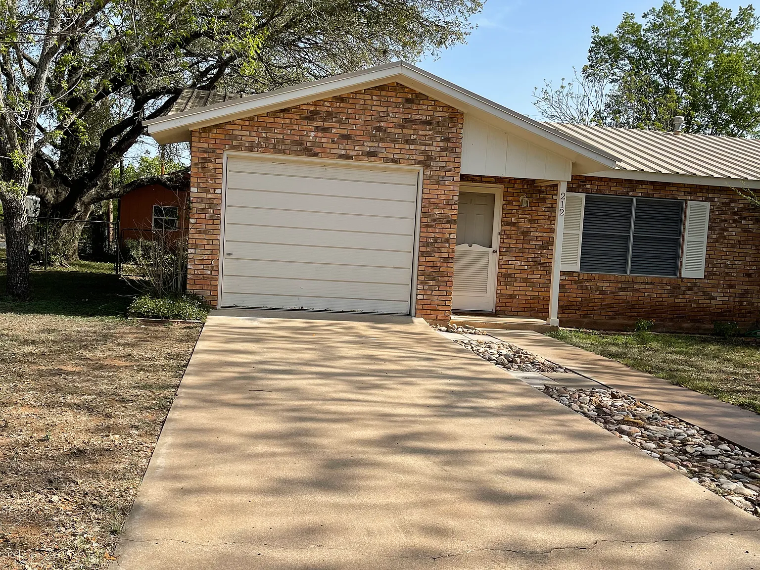 2 bed, $1,800 — Photo 1