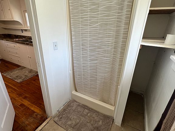 5th image of 809 S Fancher Ave #8