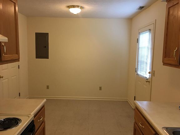 4th image of 1009 Merrick Dr