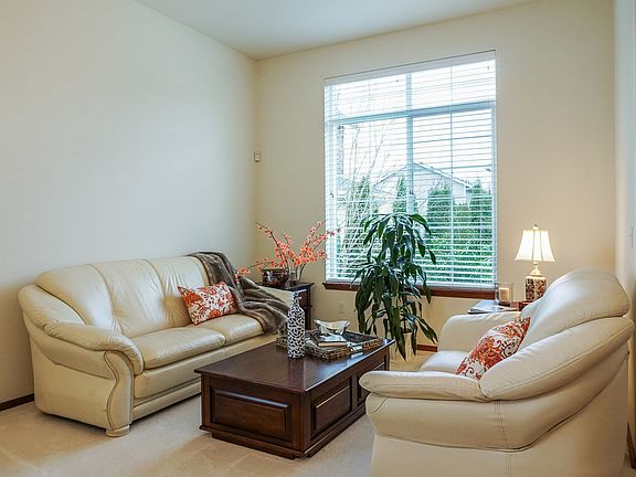 4th image of 3208 78th Ave NE