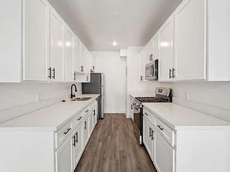1620 South Bentley Ave — Photo 43