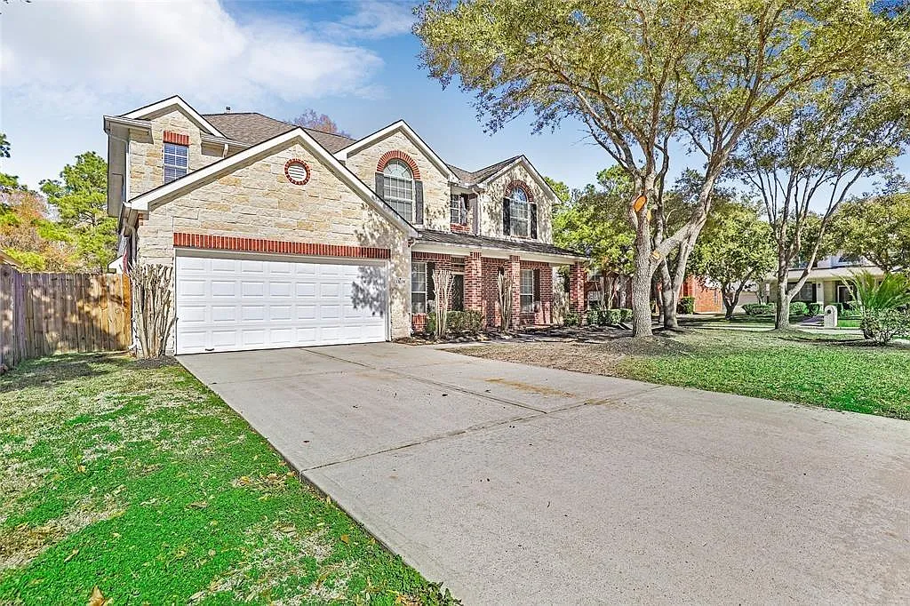 5 bed, 4.0 bath, 3345 sqft, $2,995 — Photo 2