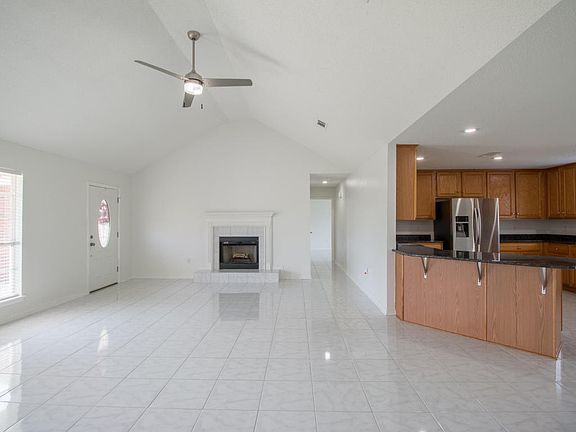 3rd image of 8816 Marguerite Dr