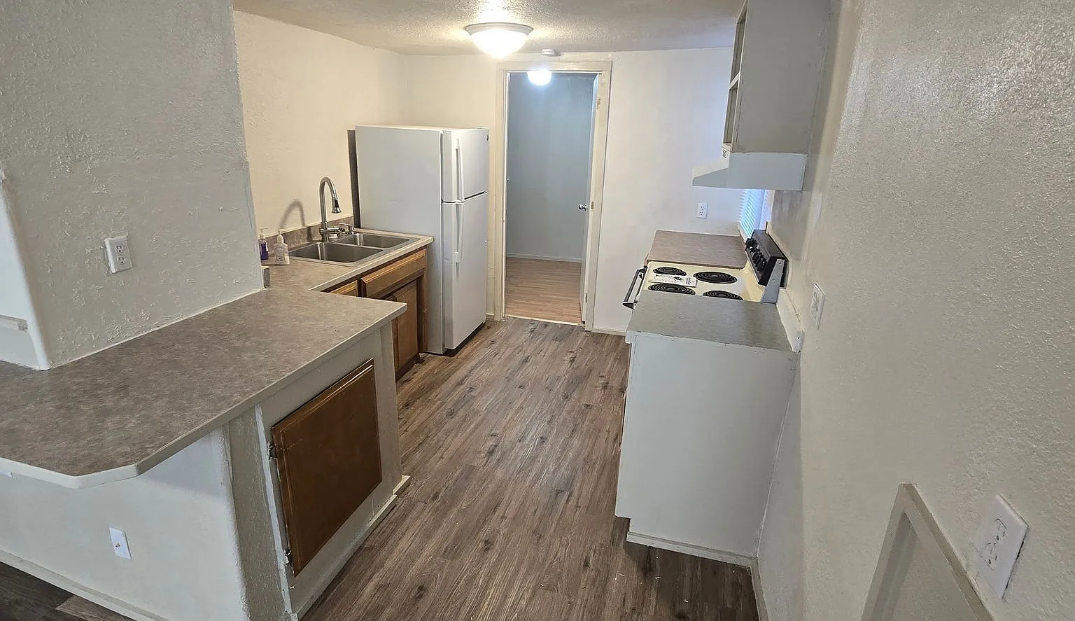 348 Divison Ave — Photo 4