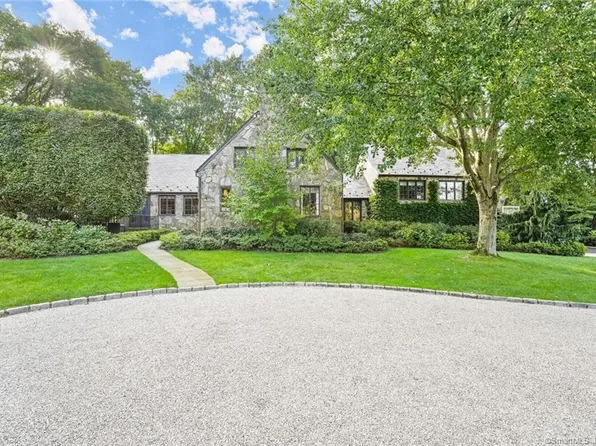 13 Searles Road, Darien, CT 06820