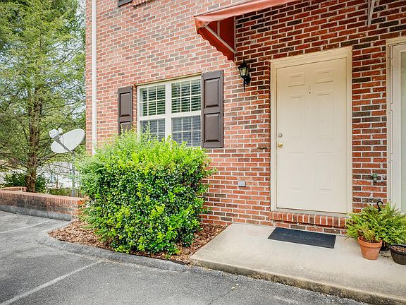 3rd image of 405 Ketron Ln APT 5