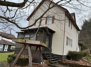 49 Walnut St, Creekside, PA 15732