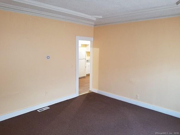 4th image of 88 Daggett St APT 1