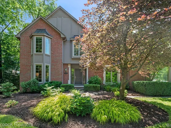 6507 Tamarack Dr, Troy, MI 48098